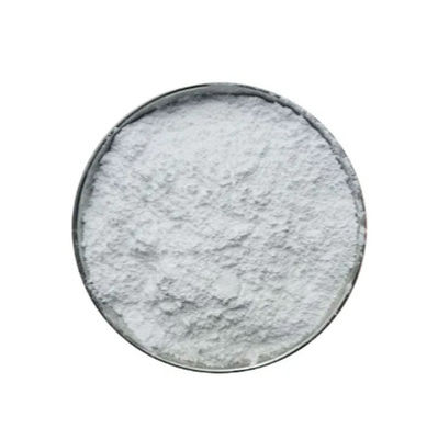 Prodotti idratanti naturali leggeri per il viso con consistenza non grassa in deposito fresco e asciutto