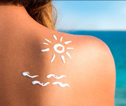 W/O Emulsionanti Ciclopentasiloxano e PEG-10 dimeticone e disteardimonium ectorite e silice dimetilsilato