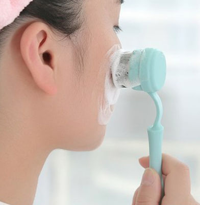 Poliquaternio-10 Conditioner cationici idrosolubili Polvere giallastra con proprietà idratanti per la cura della pelle e dei capelli