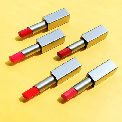 Octyldodecyl Myristate Liquid Grease Raw Material con eccellente dispersione dei pigmenti per cosmetici colorati