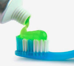 Dipotassio glicirrizzato Prodotti idratanti naturali per la cura della pelle CAS 68797-35-3