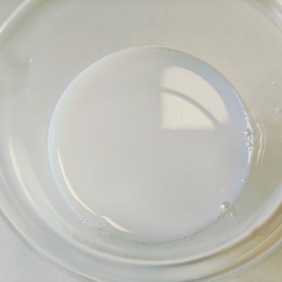 Copolomero acrilato con funzioni co-emulsionanti Modificatore reologico bianco lattico per shampoo CAS 25035-69-2