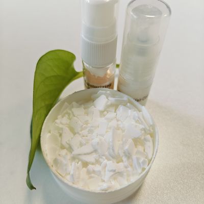 68936-95-8 Fiocco da bianco a giallastro Solido Metil glucosio sesquistearato Emulsionante Derivato naturale del glucosio