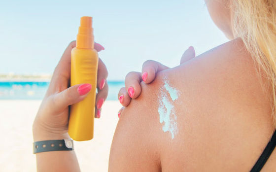 Octocrylene Cas 6197-30-4 Filtro UV Assorbente UVB solubile in olio per prodotti per la cura del sole Protegge la pelle dai danni della luce