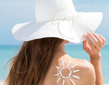 Cas 6197-30-4 Octocrylene UV Filter Liquid protegge la pelle dall'invecchiamento precoce utilizzato nei prodotti per la cura del sole