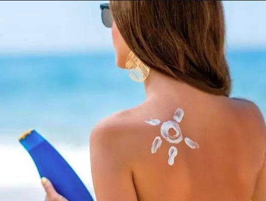 Cas 70356-09-1 Butil metossidibenzoilmetano additivo assorbente di raggi UV offre una buona protezione alla pelle umana