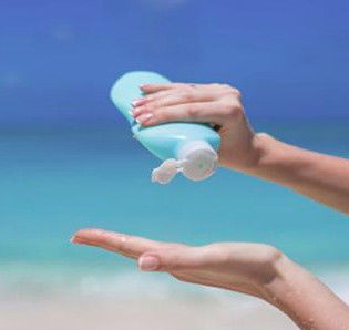 Acido solfonico di fenilbenzimidazolo in polvere di protezione UVB Additivo per spray/ gel/ lozione/ crema/ bastoncino per la protezione solare