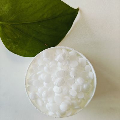 Tribehenin CAS 18641-57-1 Modificatori reologici Granulo bianco solido per applicazioni cosmetiche