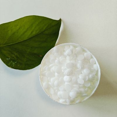 PEG-100 stearato e glicerilstearato 9004-99-3&amp;123-94-4 emulsionante tensioattivo Granuli da bianchi a giallastri per cosmetici