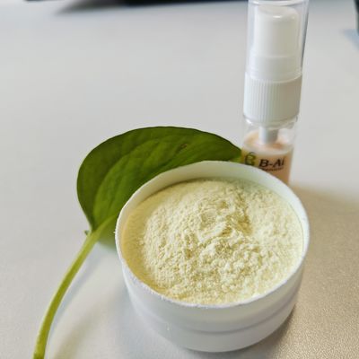 Cas 65497-29-2 Guar Hydroxy Propyl Trimonium Chloride Polvere giallastrosa per lavaggio del corpo